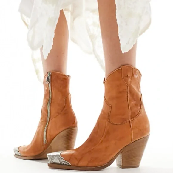 Free People Brayden Western Boho Boots Tan Etched Snip Toe Size 7 - Picture 2 of 16